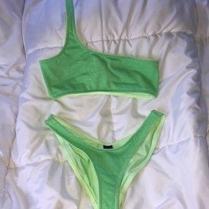 TRIANGL BIKINI NEVER WORN